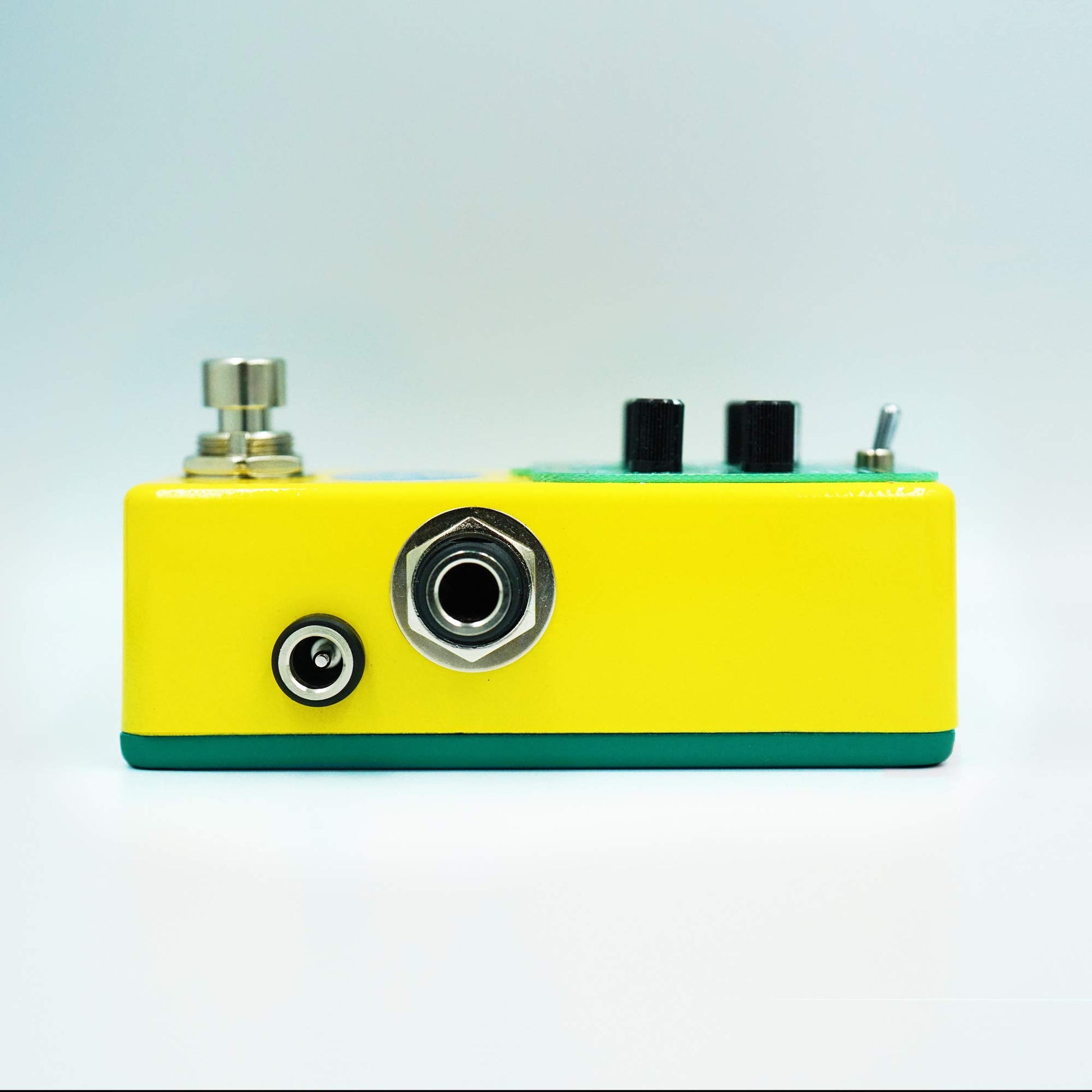 Bananana Effects Aurora Pitch-Shifting Delay Pedal