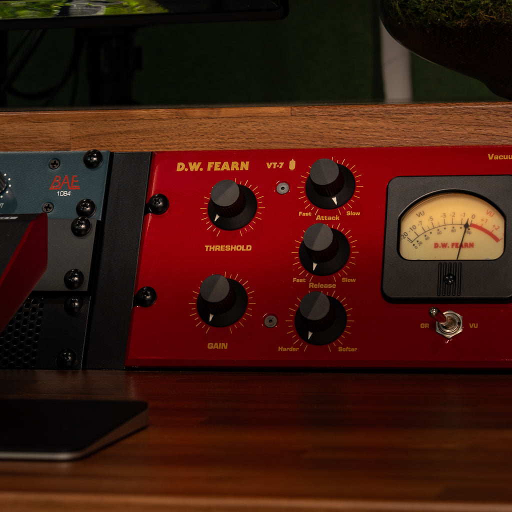 D.W. Fearn VT-7 COMP