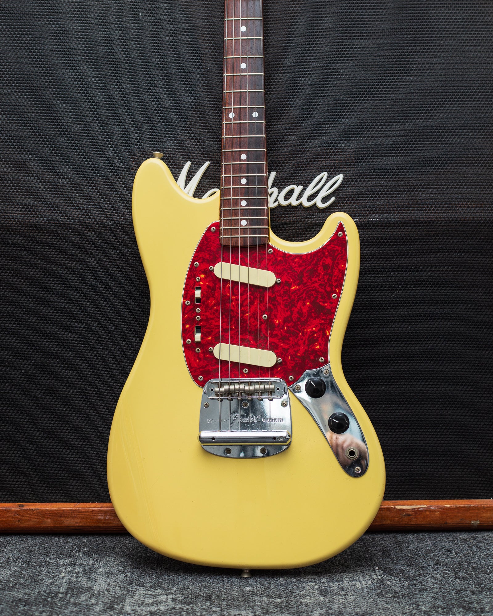 Fender Mustang MG69-55 - Faded Yellow White (1992-1993)