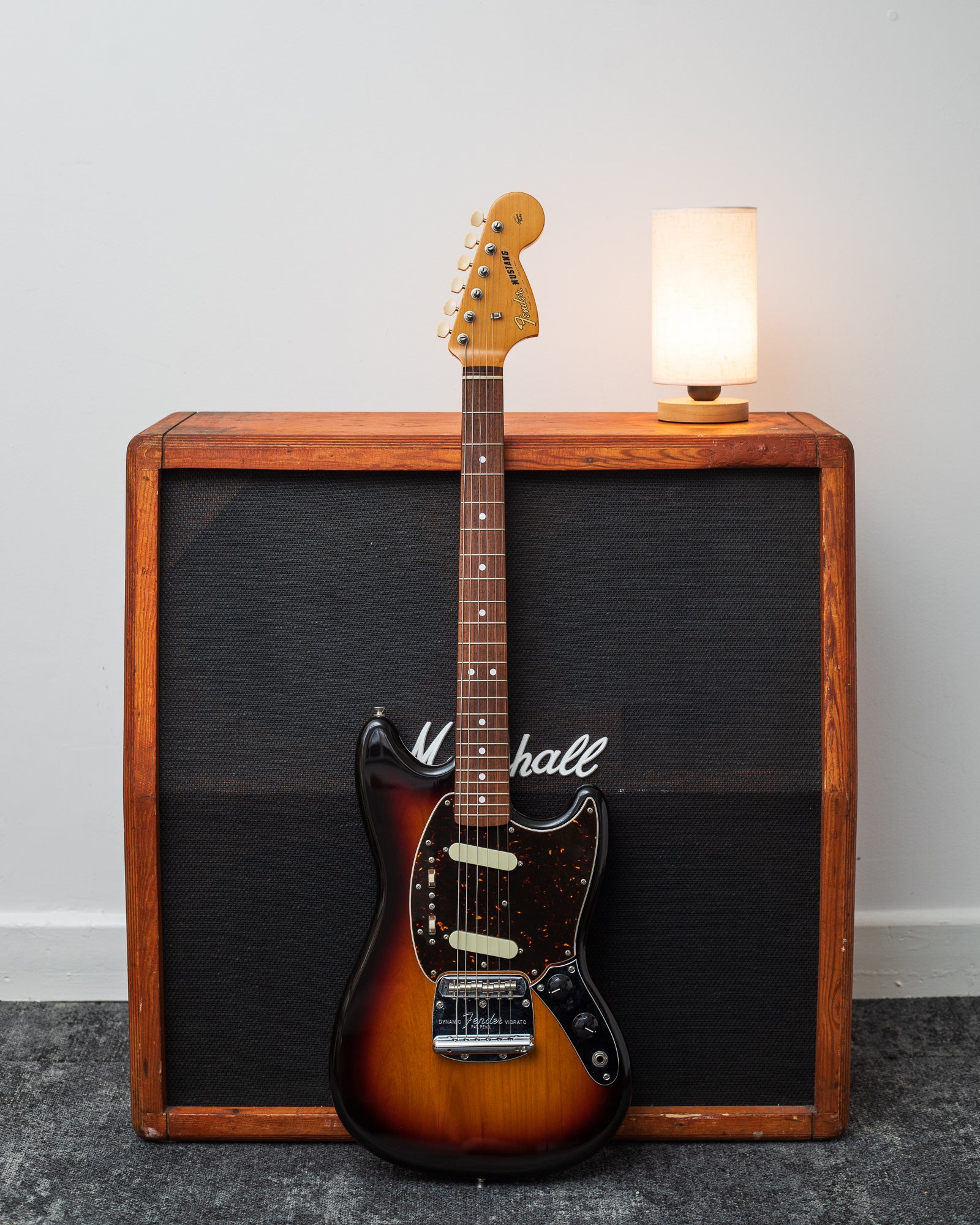 Fender Japan Classic 60s Mustang - 3 Tone Sunburst (2018)