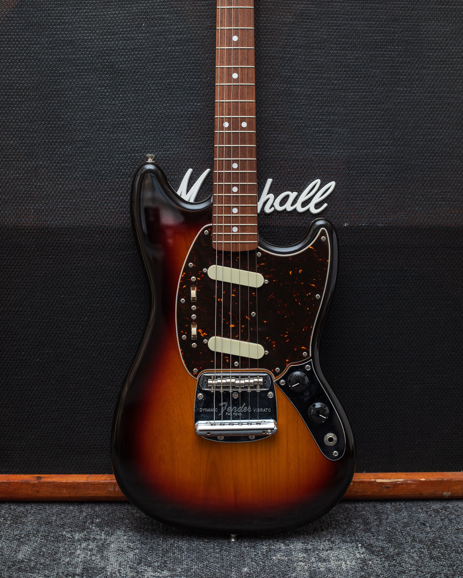 Fender Japan Classic 60s Mustang - 3 Tone Sunburst (2018)