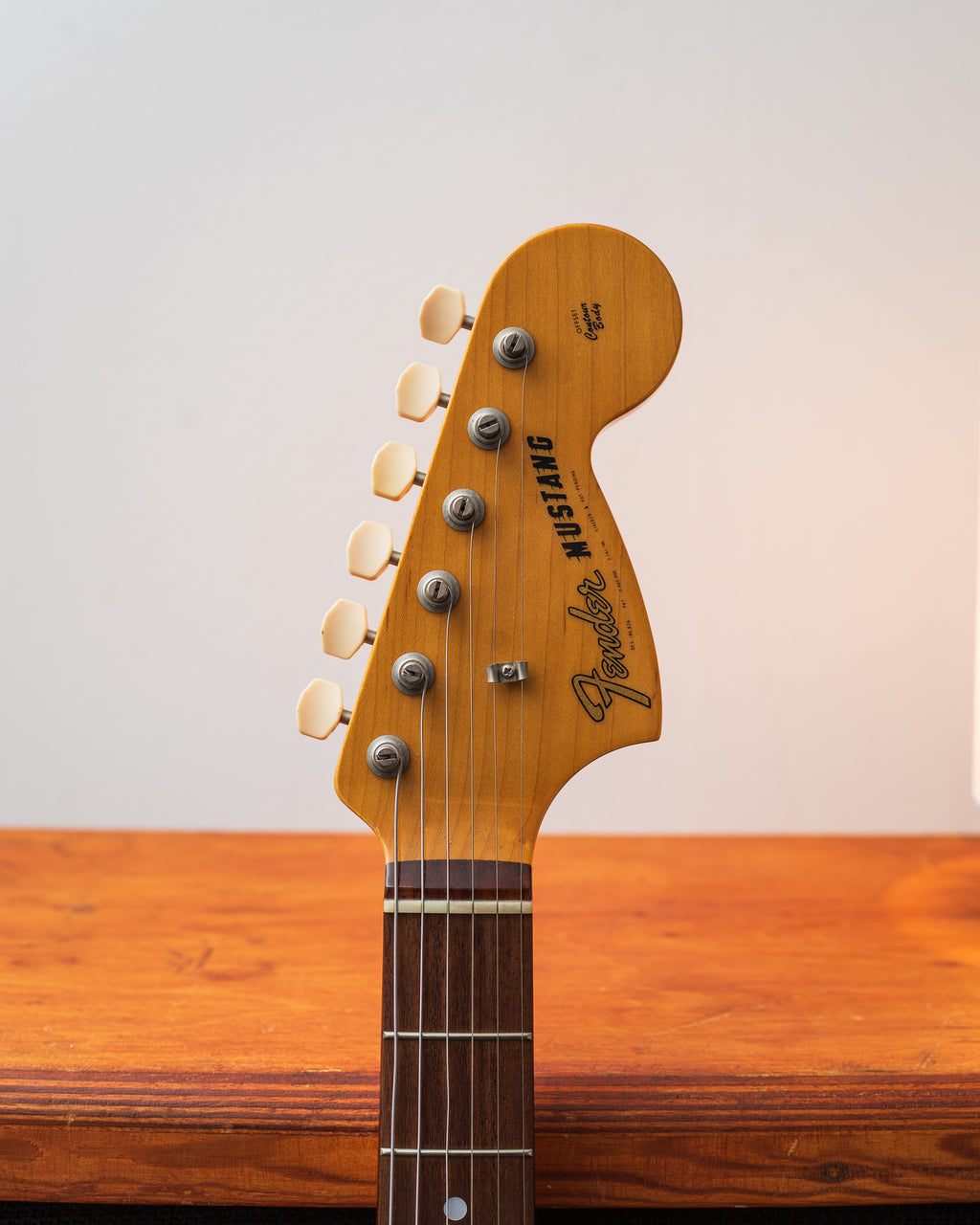 Fender Japan Classic 60s Mustang - 3 Tone Sunburst (2018)