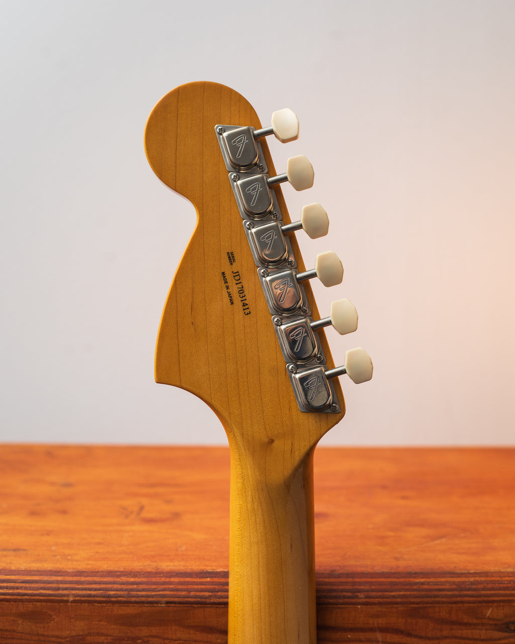 Fender Japan Classic 60s Mustang - 3 Tone Sunburst (2018)