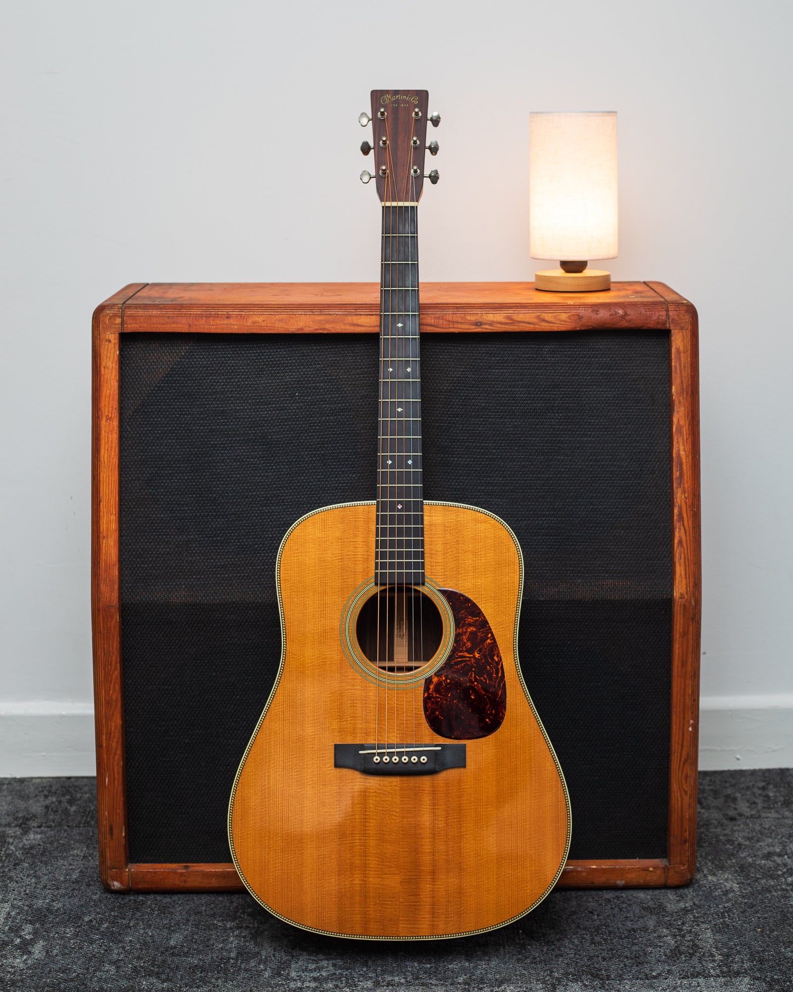 Martin HD-28v - Natural (2010's)