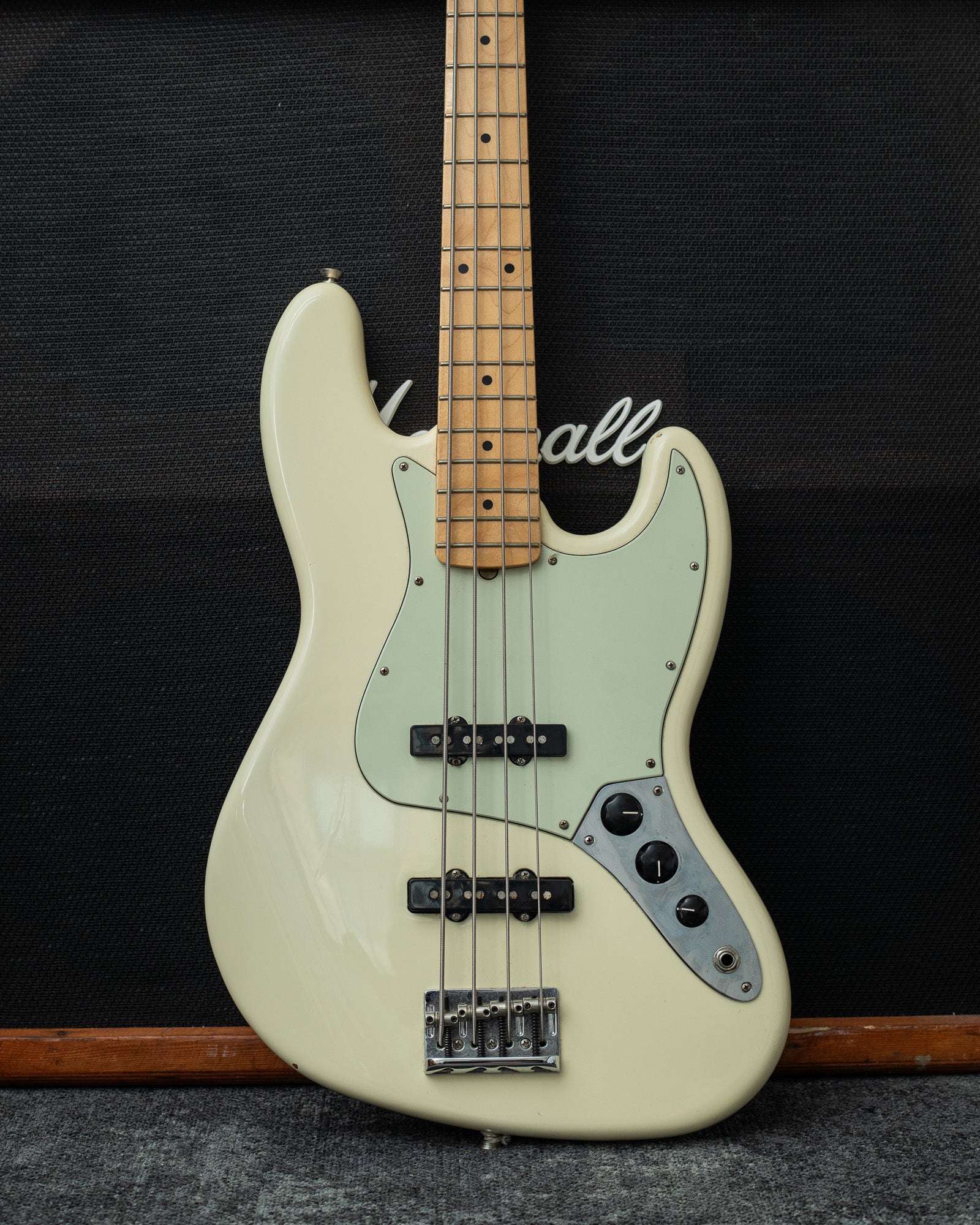 Fender American Pro Jazz Bass - Olympic White (2010's)