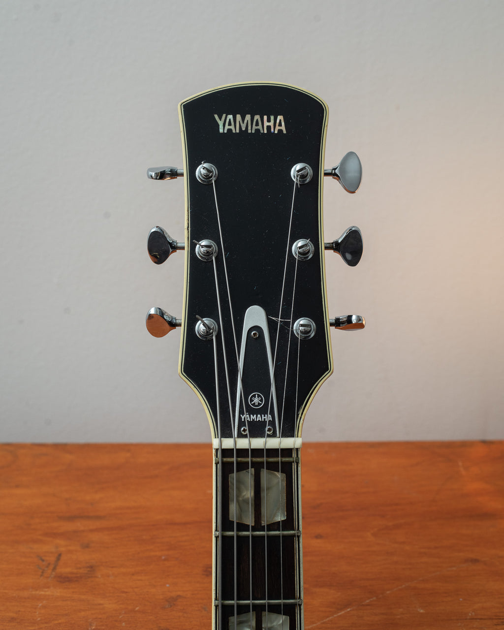 Yamaha AE11 - Sunburst (Early 70's)