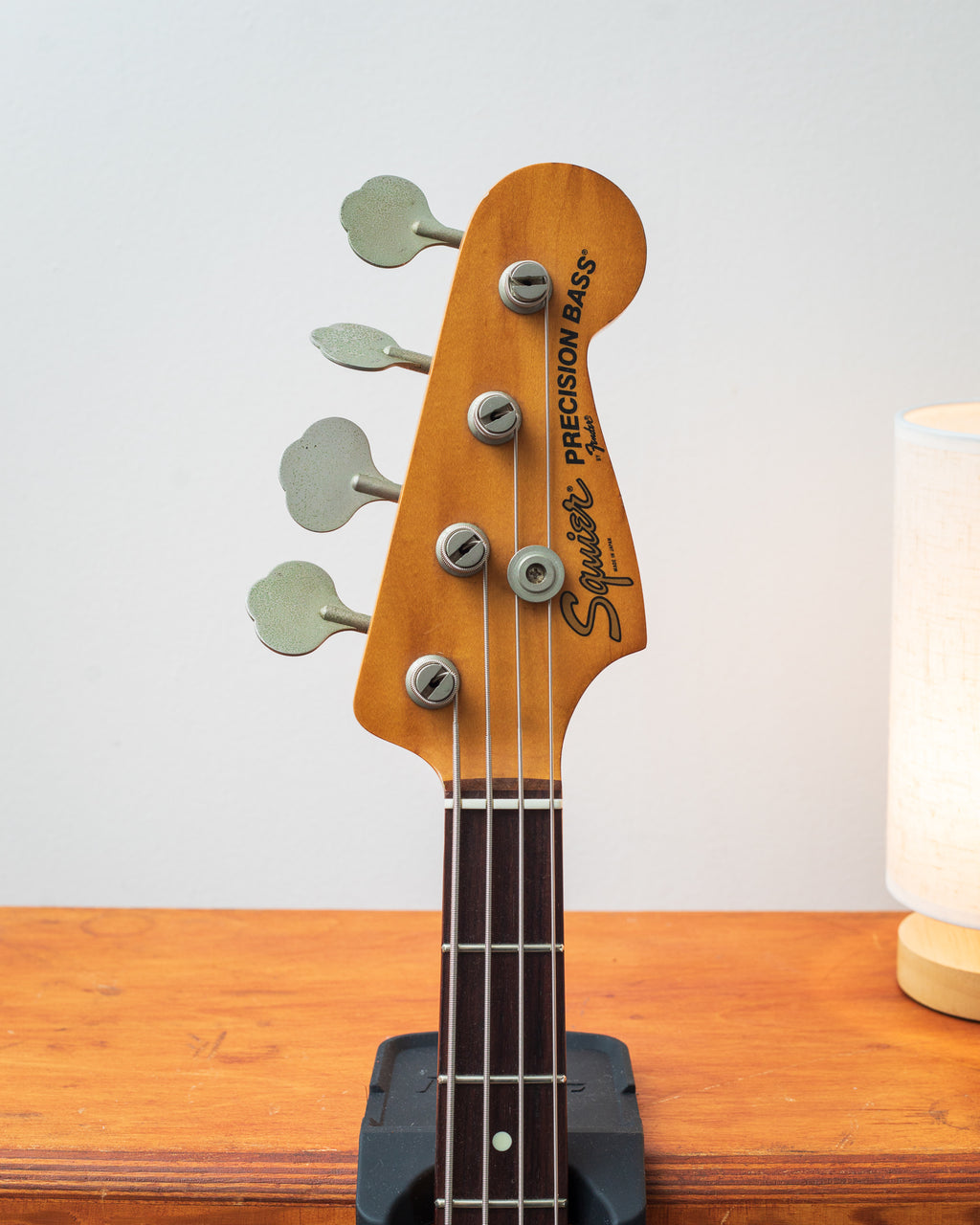 Squier JV Precision Bass Medium Scale - Olympic White (1982-1984)