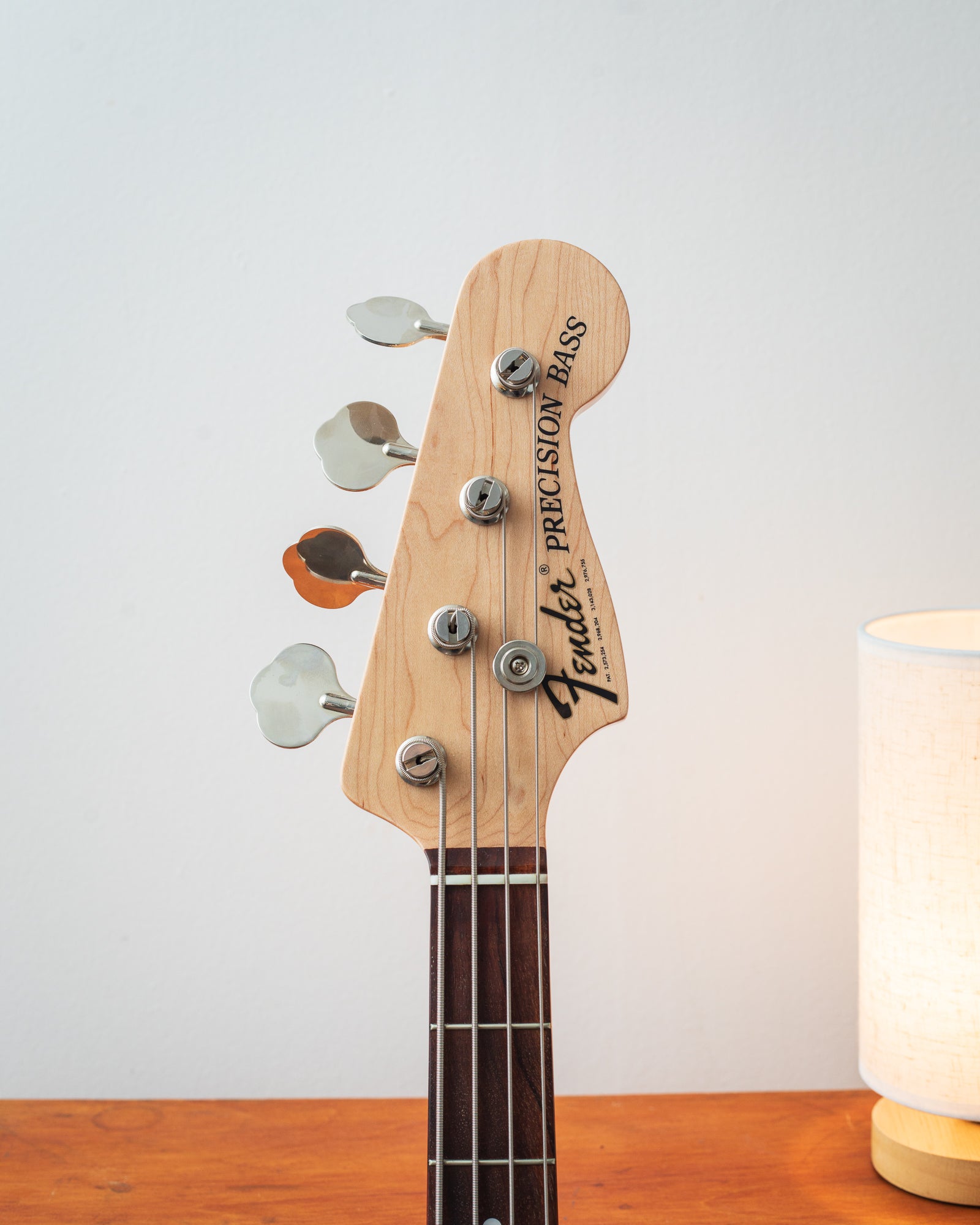 Fender Traditional 70's Precision Bass - Arctic White (2004)