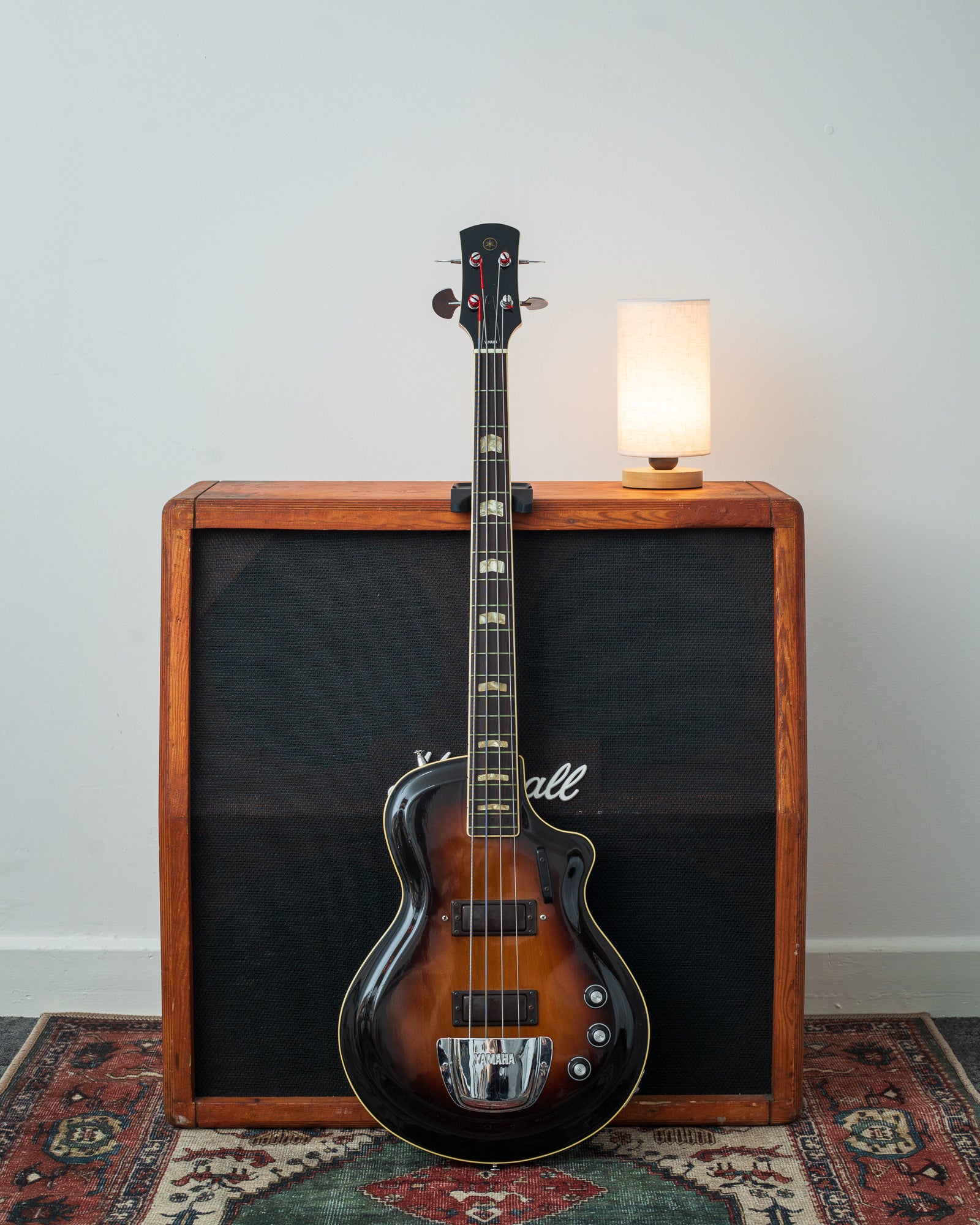 Yamaha SB-70 - Sunburst (1972-1973)