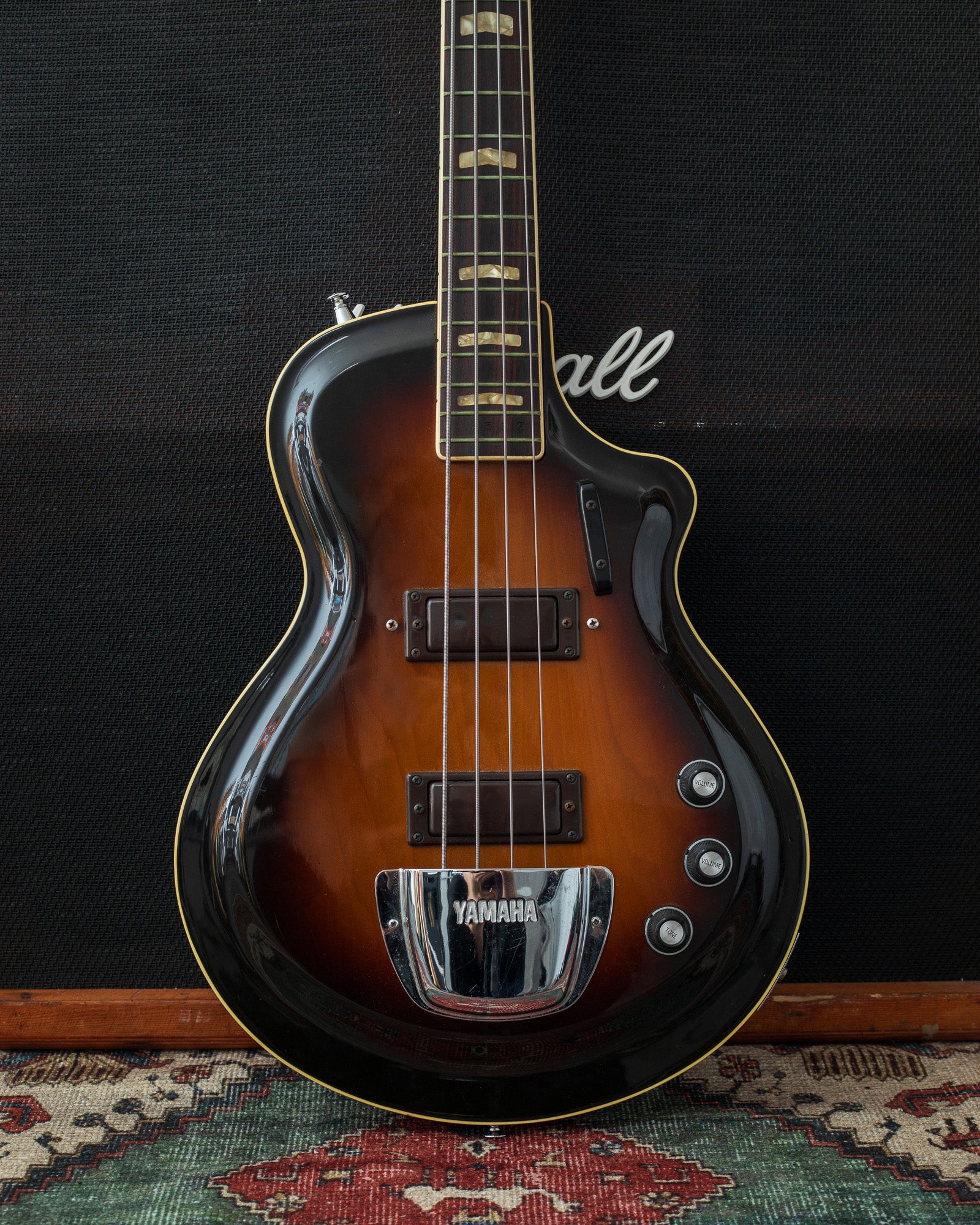 Yamaha SB-70 - Sunburst (1972-1973)