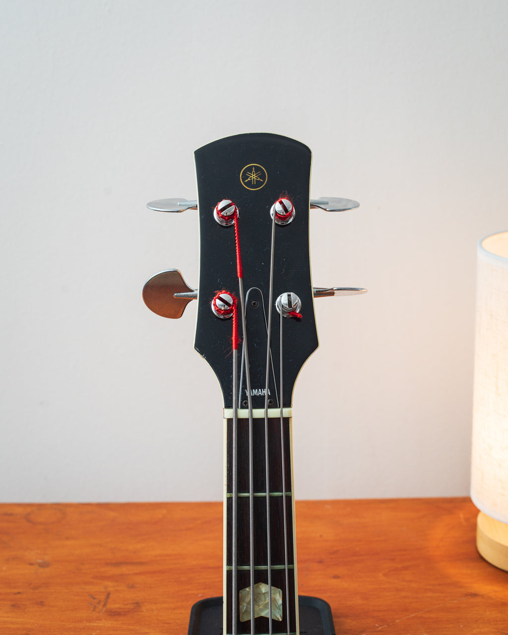 Yamaha SB-70 - Sunburst (1972-1973)