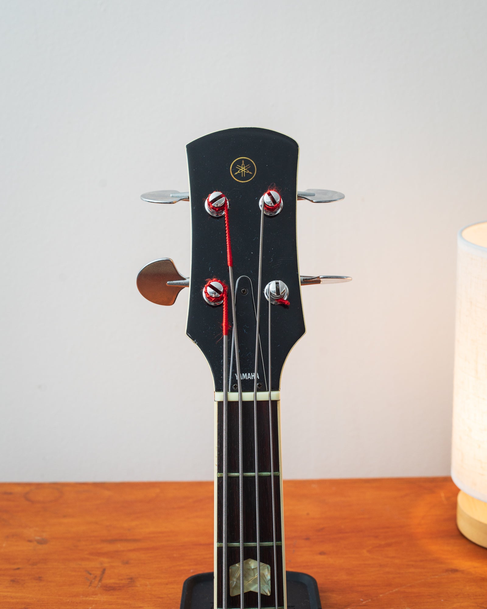Yamaha SB-70 - Sunburst (1972-1973)