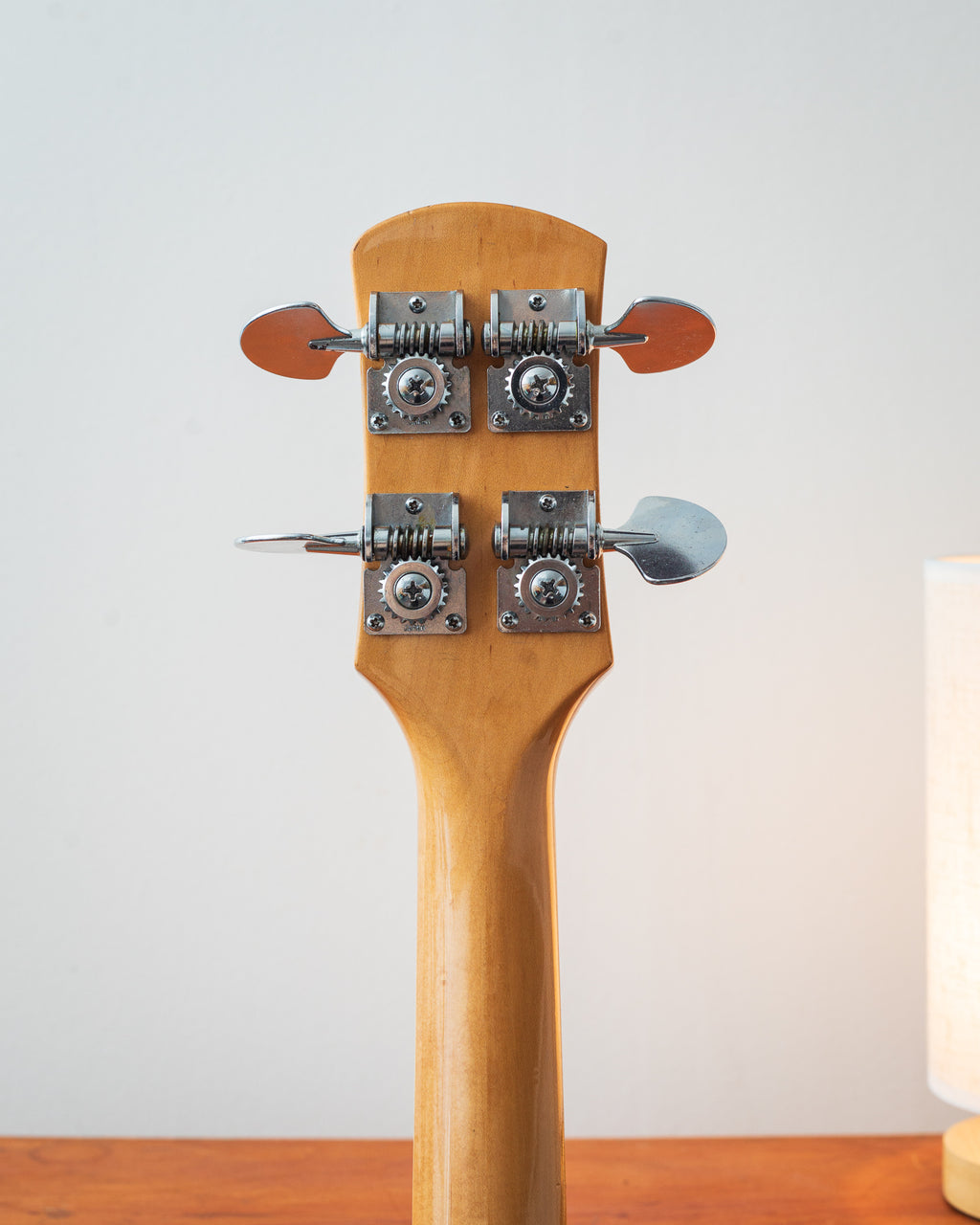 Yamaha SB-70 - Sunburst (1972-1973)