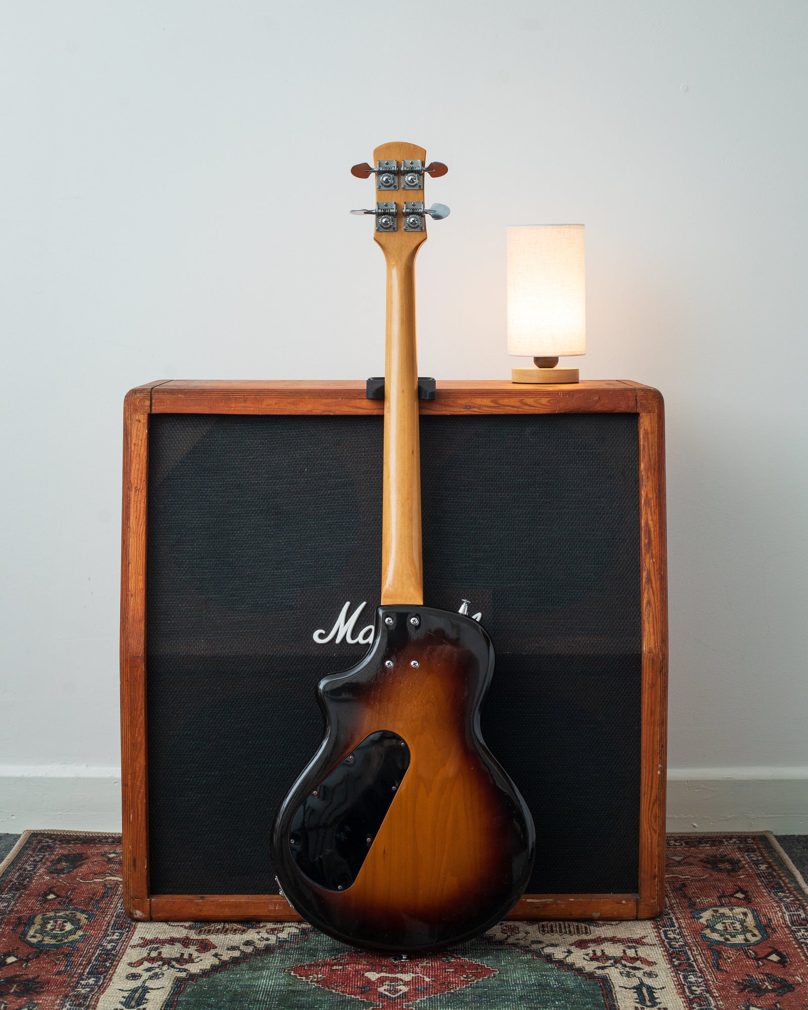 Yamaha SB-70 - Sunburst (1972-1973)