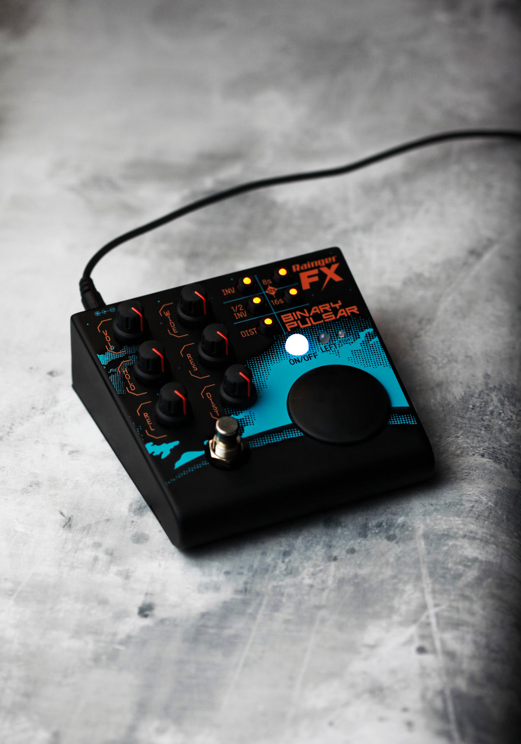 Rainger FX Binary Pulsar - Stereo Sidechainer / Panner / Tremolo Pedal