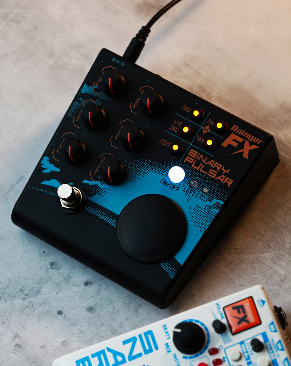 Rainger FX Binary Pulsar - Stereo Sidechainer / Panner / Tremolo Pedal